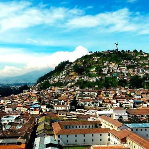 Pensión History, Quito